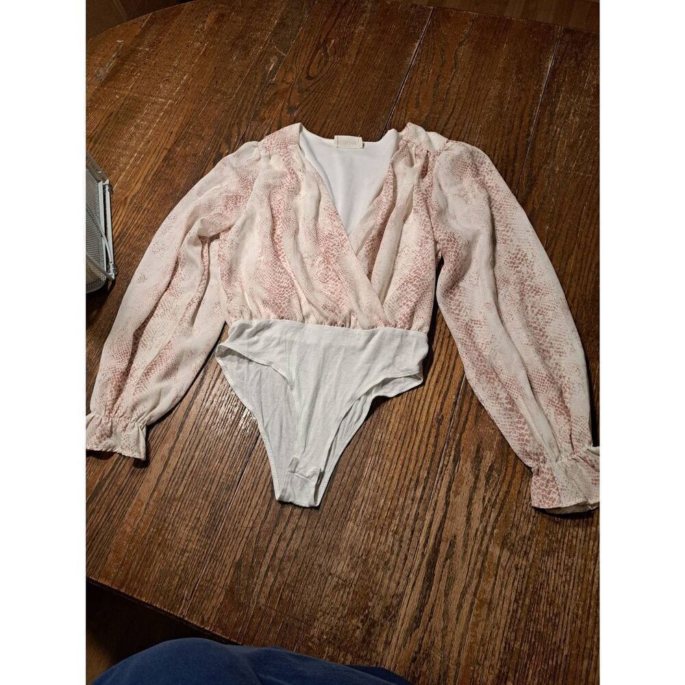 Peach Love California Bodysuit Blouse M Mauve Off White Deep V Long Sleeve Top